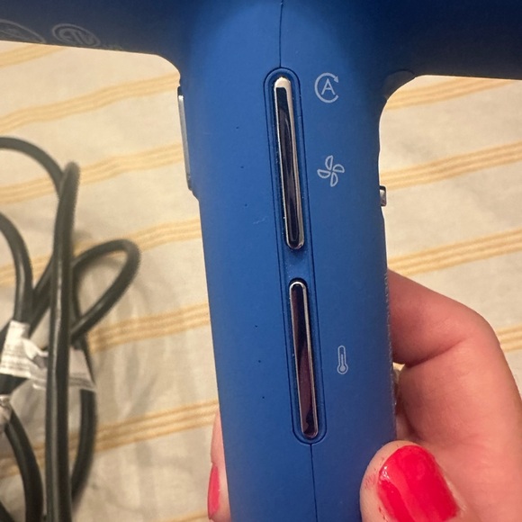 Gama Professional EasiQ IQ Ultra Lightweight Hair Blow Dryer | IQ EASIQ | Blue - Picture 4 of 8